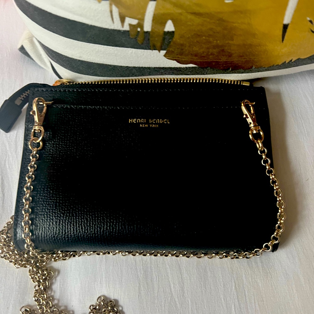 Henri Bendel Crossbody/Wallet On a Chain